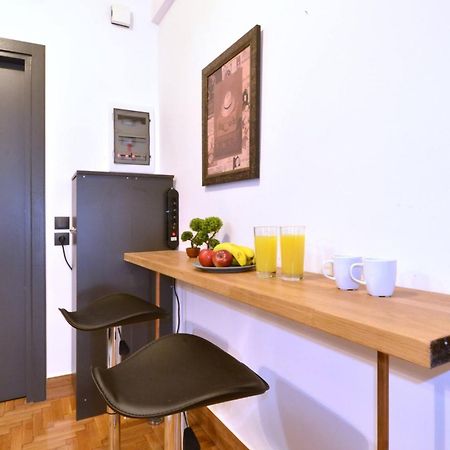 A Modern Rustic Cosy Apartment At The Foot Of Mount Lycabettus Атина Екстериор снимка