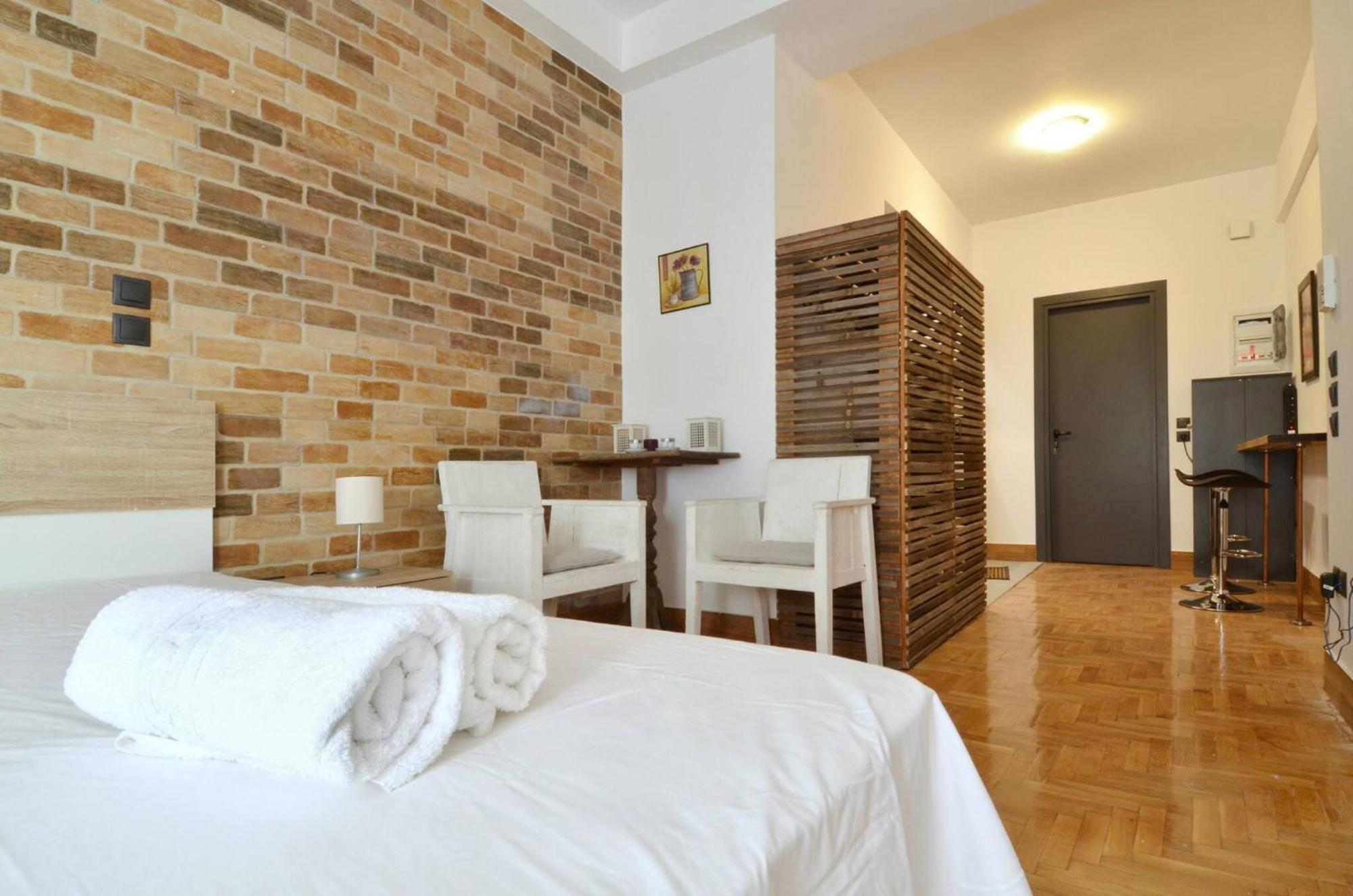 A Modern Rustic Cosy Apartment At The Foot Of Mount Lycabettus Атина Екстериор снимка